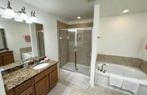 537 4BR Private Pool Spa Conservation Views 2 Masters Near Disney - Foto 25