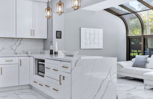 Riverbend Yacht Retreat Waterfront Villa with Pool - Foto 41