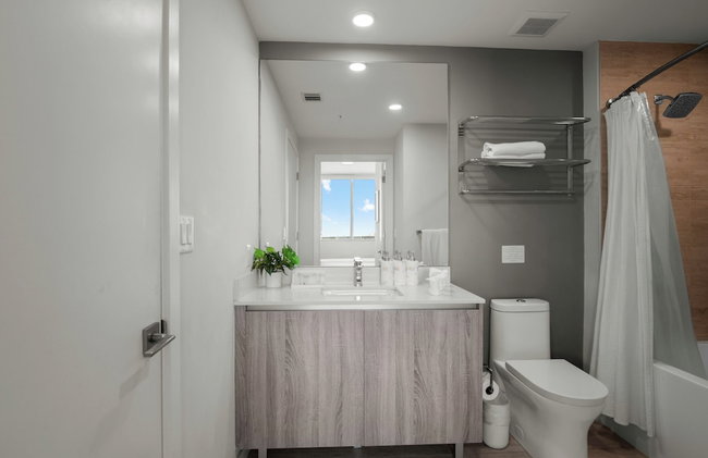 Poolside District Condo - We Host - Foto 60
