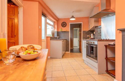 Charming Cottage in the Heart of Newport - Pass the Keys - Foto 7