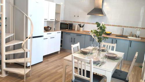 Casa con patio a 5 min de la playa - El Palo - Foto 5