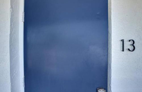 Rustic Retreats Beachy 1BR for 4 guests in the heart of Fort Lauderdale - Foto 23