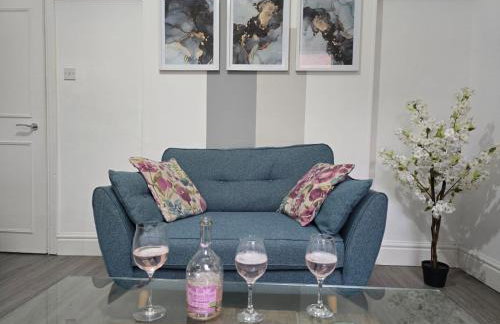 Cheerful Home near Preston train station & Uclan - Photo 4