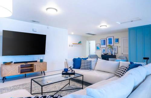 [L] House of Blues minutes KU/Mass & Shopping - Photo 3