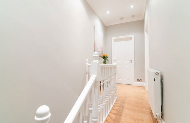 Modern Living 2 Bedroom Apartment South Wilmslow - Photo 31