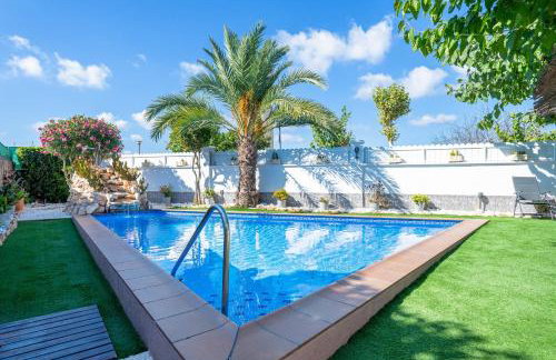 Traditional Villa - Photo 1