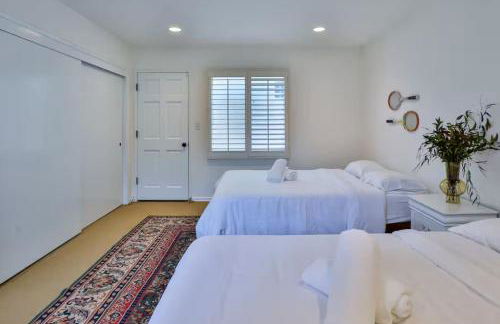 Sherman Oaks Tennis Estate with Pool + Spa - Foto 19