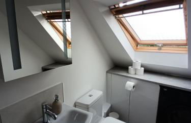 Entire modern cottage close to beach - Pet friendly - Photo 10