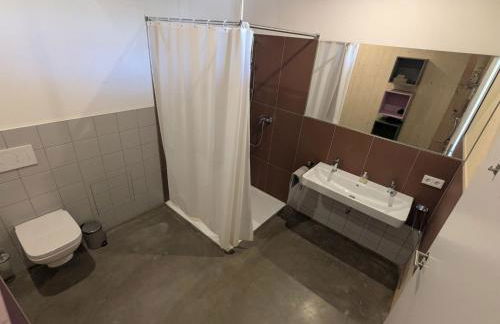 Altkreut Festenhof, Linde und Kastanie, 2 große FeWos für Gruppen bis 19 Personen ruhig und naturnah, 60 Min von München - Foto 11