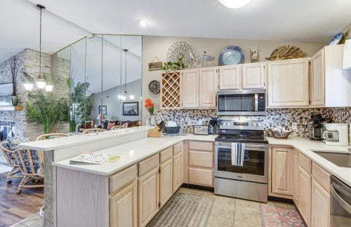 Lakefront Osage Beach Abode w/ Grill & Pool Access - Foto 8