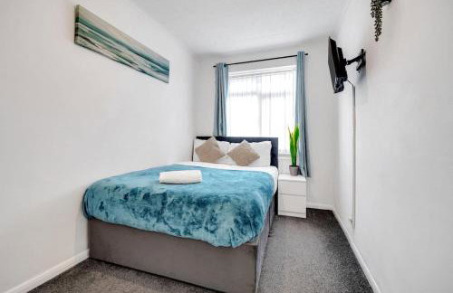 Bella Homes-Spacious 4 bedroom Modern Town house Romford - Foto 21