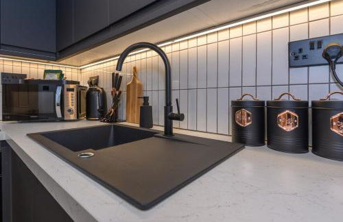 Paradise Boutique Deluxe - Leeds City Center - Steps to Ivy Asia - Foto 62