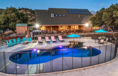 Mountain Elegance w/ pool, spa, projector - Foto 1