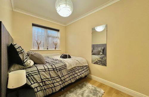 Cosy Stylish Guest House with Private Patio and Gym Gear - Foto 13