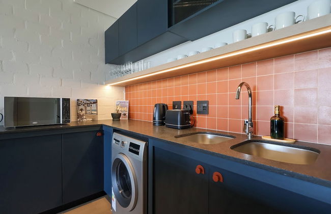 THREE43 on B - Fluent Serviced Apartments - Foto 37