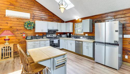 Long Pond Log Cabin with Hot Tub Soaks and Outdoor Fun - Foto 3