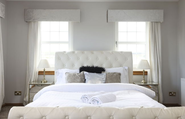 JOIVY Greenknowes Estate With Hot Tub And Bar - Foto 12