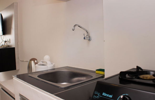 Cozy Living Studio At Urbantown Apartment Karawang - Foto 8