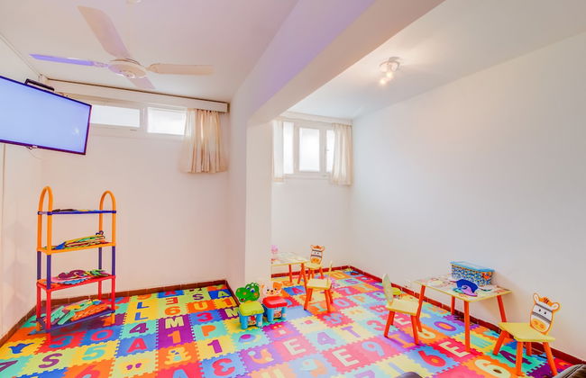 Oceana Suites Vanguardia - Photo 26