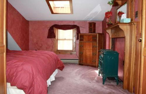 Log Cabin with a Hot Tub in Ellicottville, For Magical Glamping Escapes in New York - Foto 25