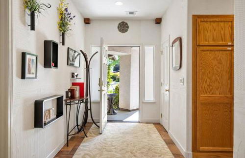 Manzanita Manor-Whimsical art & near downtown - Foto 28