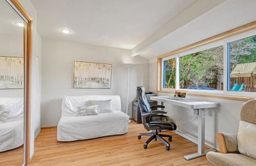 Charming and Spacious House with Relaxing Huge Deck - Foto 19