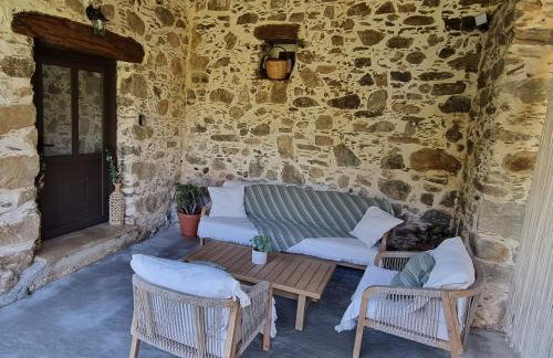 Mesavlia Traditional Stone House - Photo 32