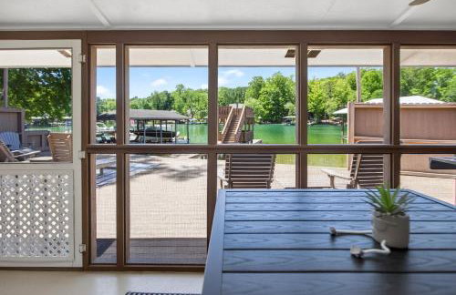 Lakefront Cabin with Private Dock - Foto 28