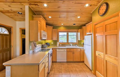 Steps to Grand Lake Condo with Deck and Mtn Views - Foto 10