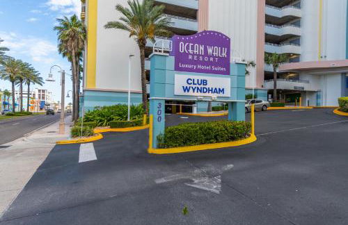 Breath Taking 3 BR Direct Oceanfront Condo with Private Balcony at The Wyndham Ocean Walk Resort - Foto 35