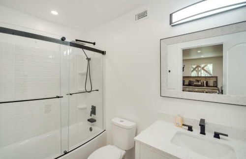 Lake Arrowhead Getaway with Decks and Game Room! - Foto 27