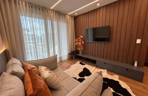 Apê Moderno e Aconchegante em Gramado RS c vaga - Foto 1