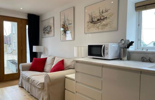 Whitley Old Garage - Photo 41