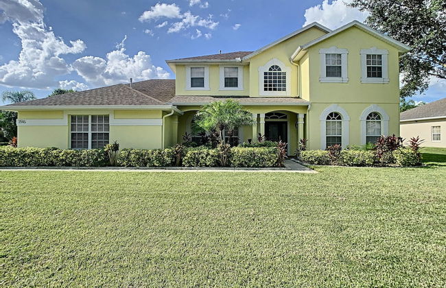 Fantastic 7 Bed 6 Bath in Prestigious Gated Comm - Foto 58