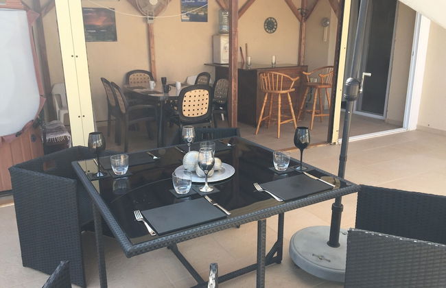 2 Bed Flat - Sleeps 4 - Pool - Parking - Wifi - Foto 6