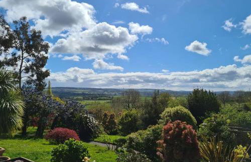 Stunning house, fenced garden, and outdoor dining! - Foto 3