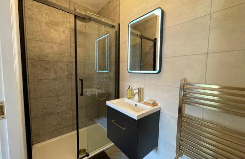 Serene Retreat Sleeps 6 with Garden - Foto 11