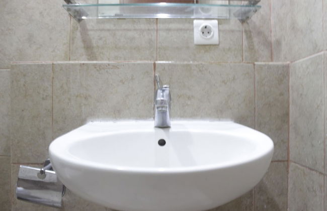 Spacious 1BR with Great View at Marbella Suites Dago - Photo 11