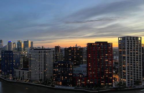 Penthouse with O2 Arena View, Free Parking & Portable AC - Foto 34