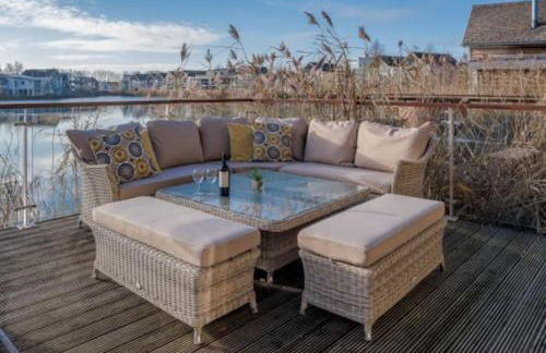 Wren Lodge HM11 HOT TUB Lakeside Spa Property - Foto 18