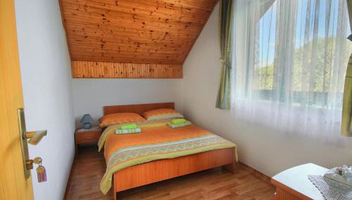 Apartman Josipa - Foto 3, Garden, Garden view, young children, Shower, Lobby or reception