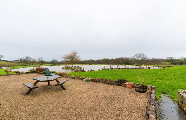 Lakeside Escape, Stone Countryside Cottage - Foto 40