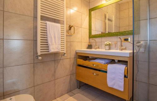 Villa Ferrara Resort con Piscina e Spazi per Eventi Privati, Laurea, Compleanno, Matrimonio - Foto 8