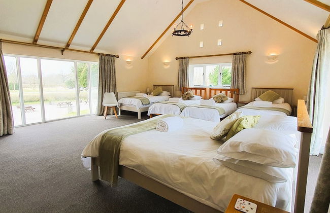 The Victorian Barn self catering holidays with pool & hot tubs - Photo 38