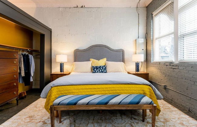 Elegant Edgy Loft on Historic Alley Parking - Foto 6