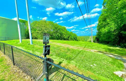 Big, Tidy, Cushy, & Activities - Foto 39