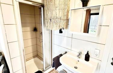 Gemütliches Alpenblick BERG-Bungalow + großer GARTEN + NETFLIX! - Foto 39