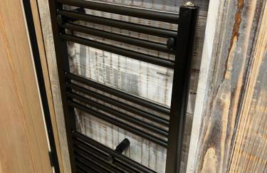 Riverside retreat with private wood fired hot tub - Foto 32