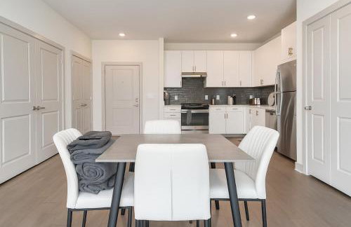 Luxury 2BR Stay Pool, Gym and Chill Areas - Photo 18