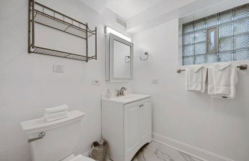 Quiet Comfort in the Big City, Just Steps to the Blue Line apts - Foto 9